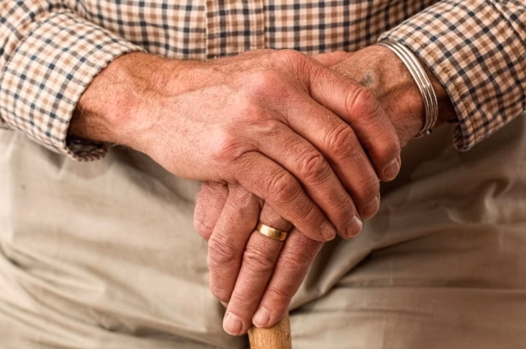 Douleur à l&rsquo;artère fémorale : origines et solutions médicales
